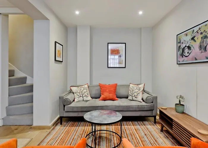 Sweet Marble Arch 2 Bedroom Mews House