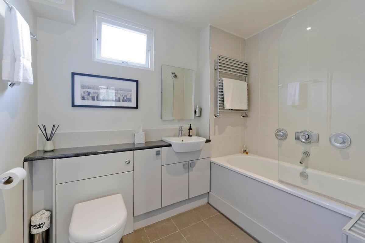 Sweet Marble Arch 2 Bedroom Mews House * Londra